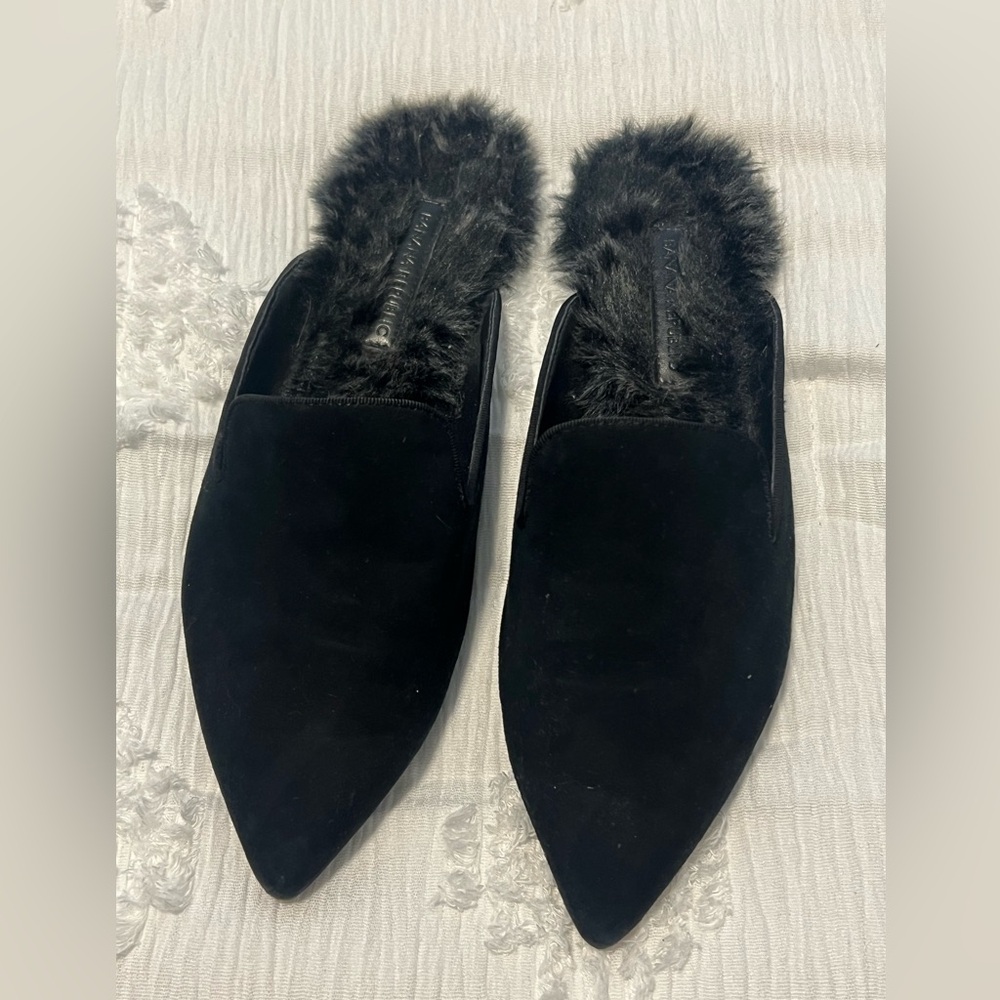 Women’s Size 7.5 Black Banana Republic Slides/Flats